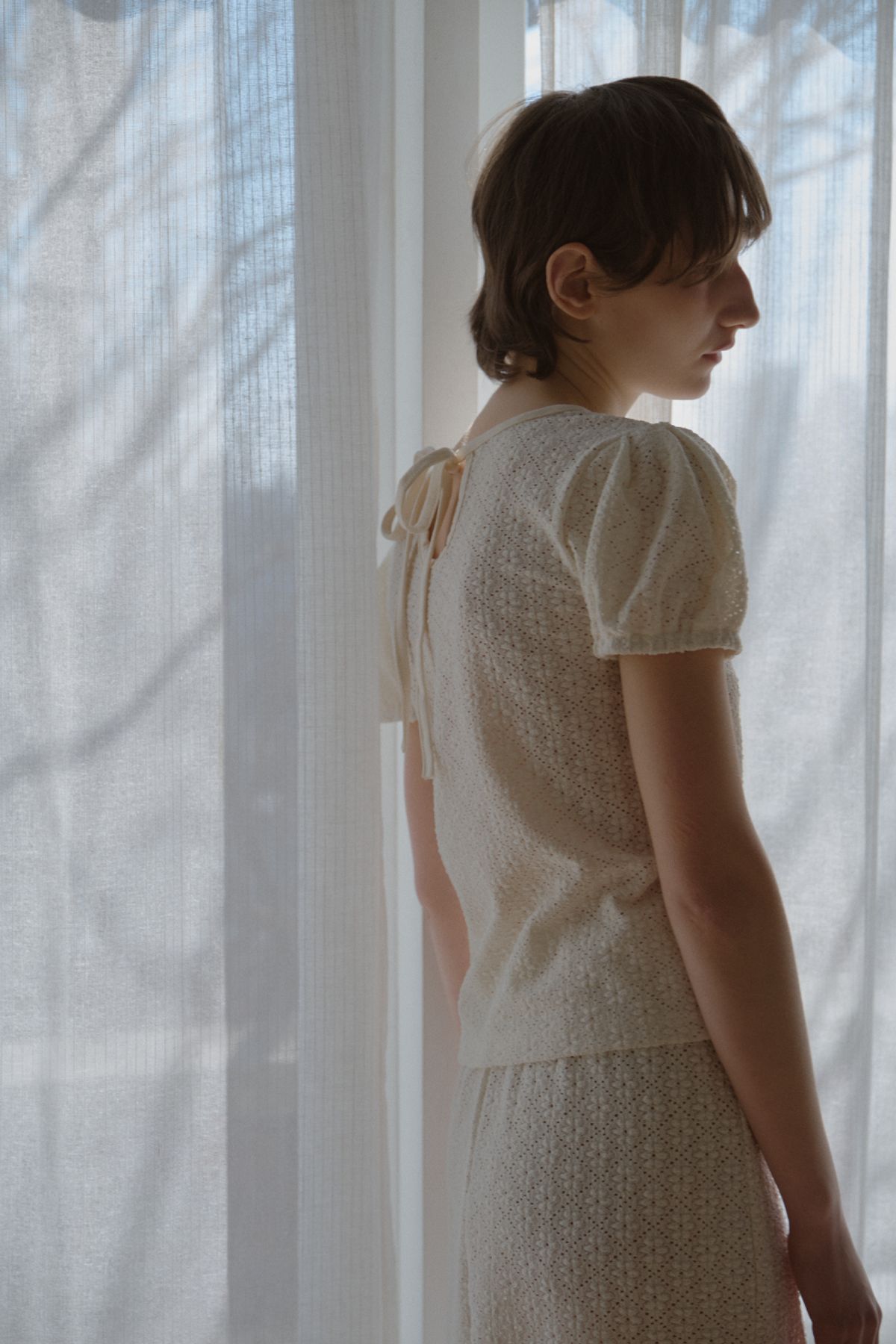 레터리(LETERIE) FLOWER RIBBON PUFF T-SHIRT_IVORY