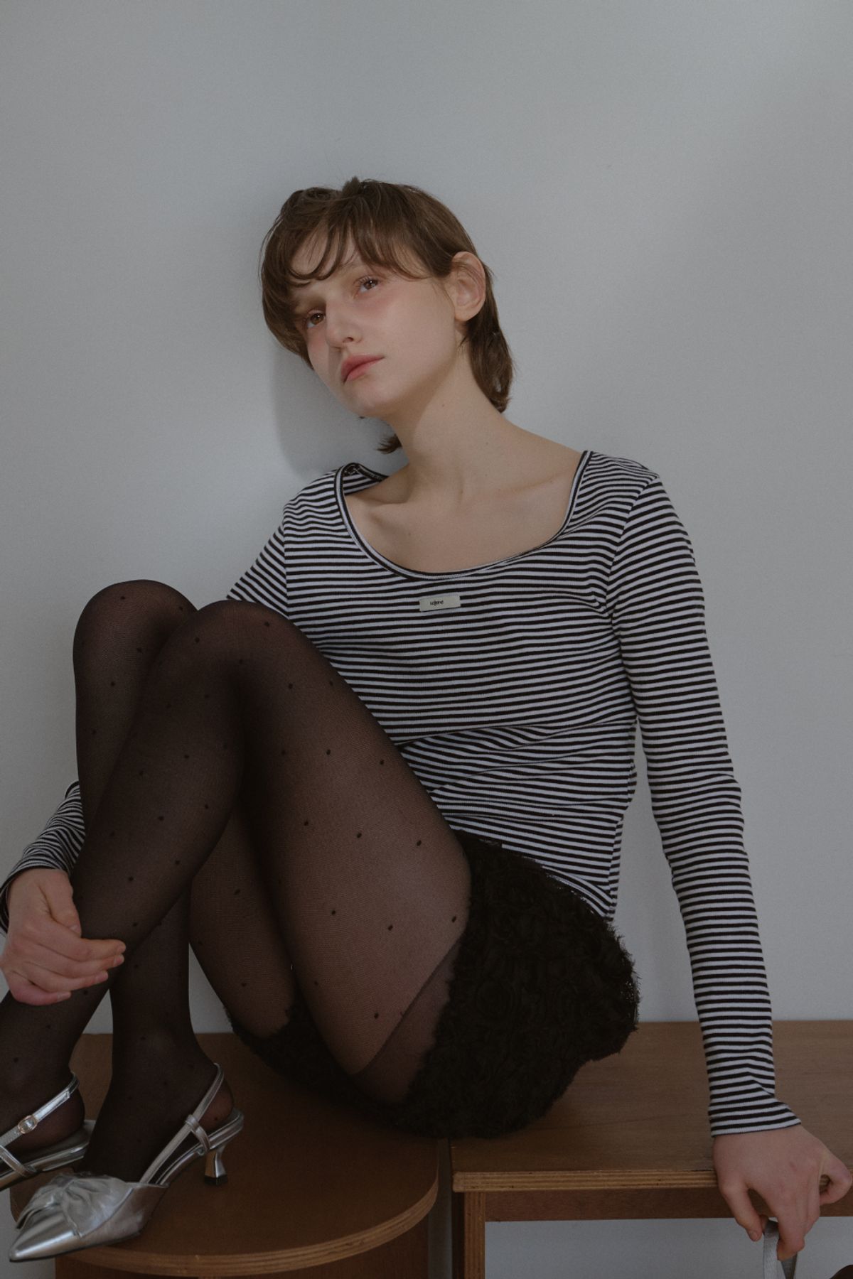 레터리(LETERIE) LR ROUND NECK LONG SLEEVE_BLACK