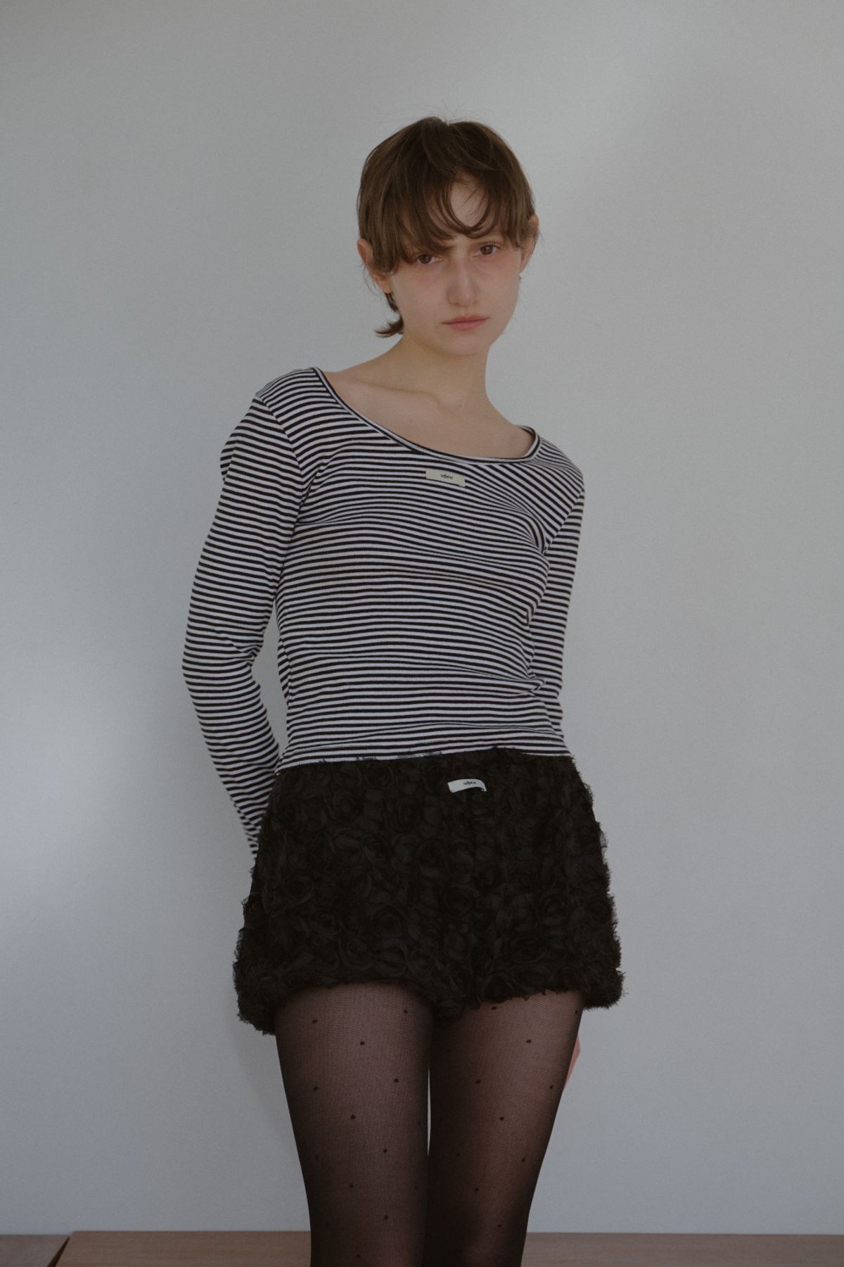 레터리(LETERIE) LR ROUND NECK LONG SLEEVE_BLACK