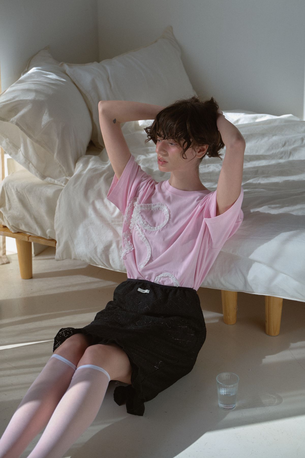 레터리(LETERIE) FLOWER FRILL MIDI SKIRT_BLACK