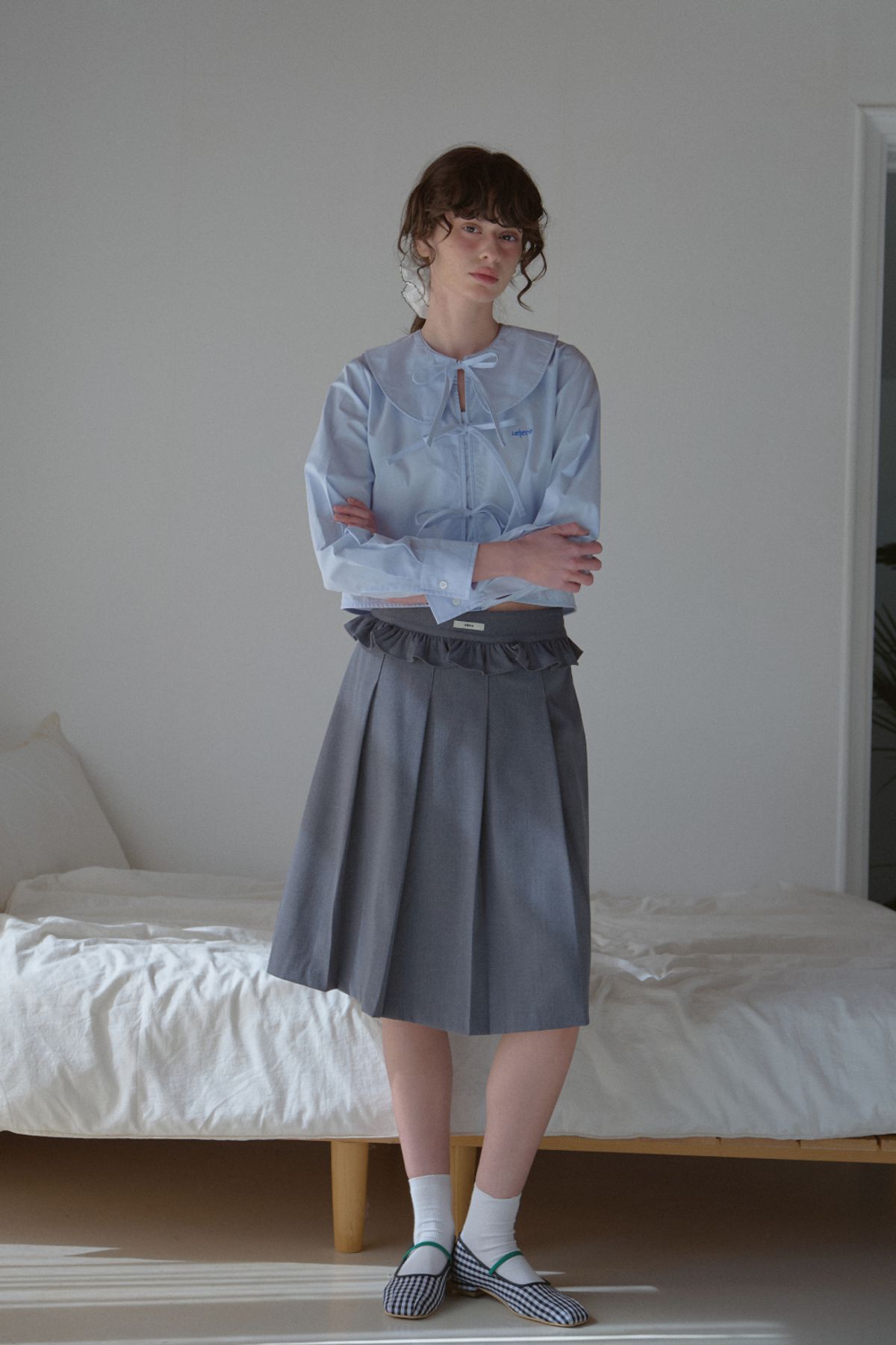 레터리(LETERIE) FRILL PLEATS MIDI SKIRT_GREY