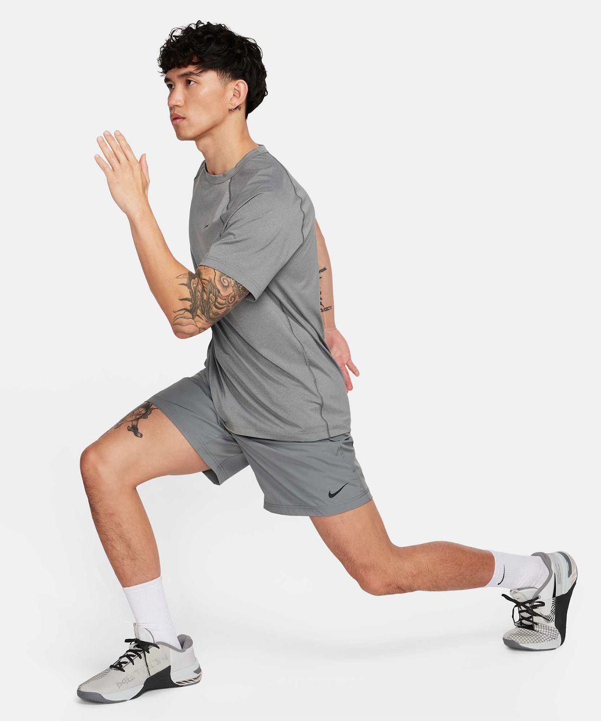 나이키(NIKE) 드라이 핏 폼 7인치 언라인드 버서타일 쇼츠 M - 스모크 그레이:블랙 / DV9858-084