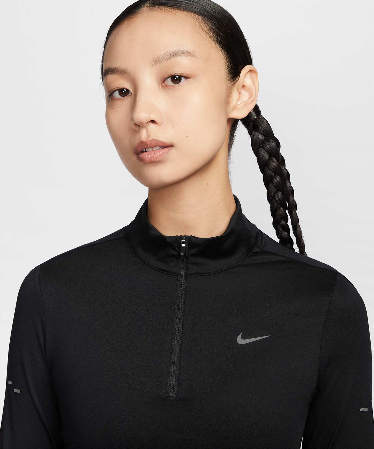 나이키(NIKE) 스위프트 드라이 핏 UV 쿼터집 러닝 탑 W - 블랙 / HQ0500-010