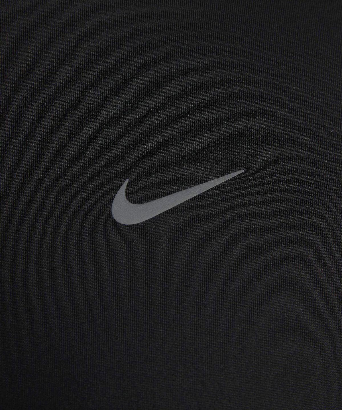 나이키(NIKE) 스위프트 드라이 핏 UV 쿼터집 러닝 탑 W - 블랙 / HQ0500-010