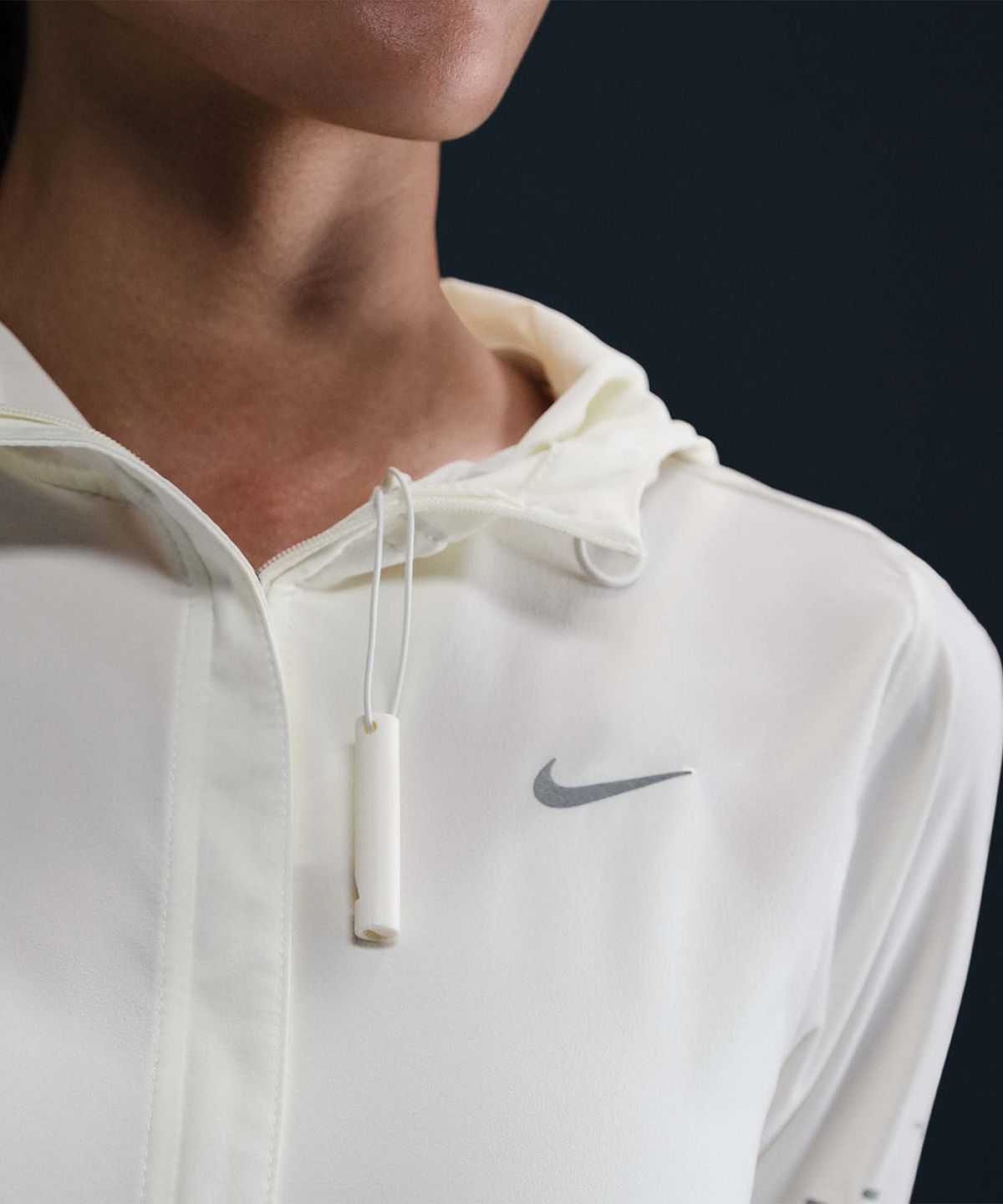 나이키(NIKE) 스위프트 리펠 패커블 러닝 재킷 W - 세일 / HQ0651-133