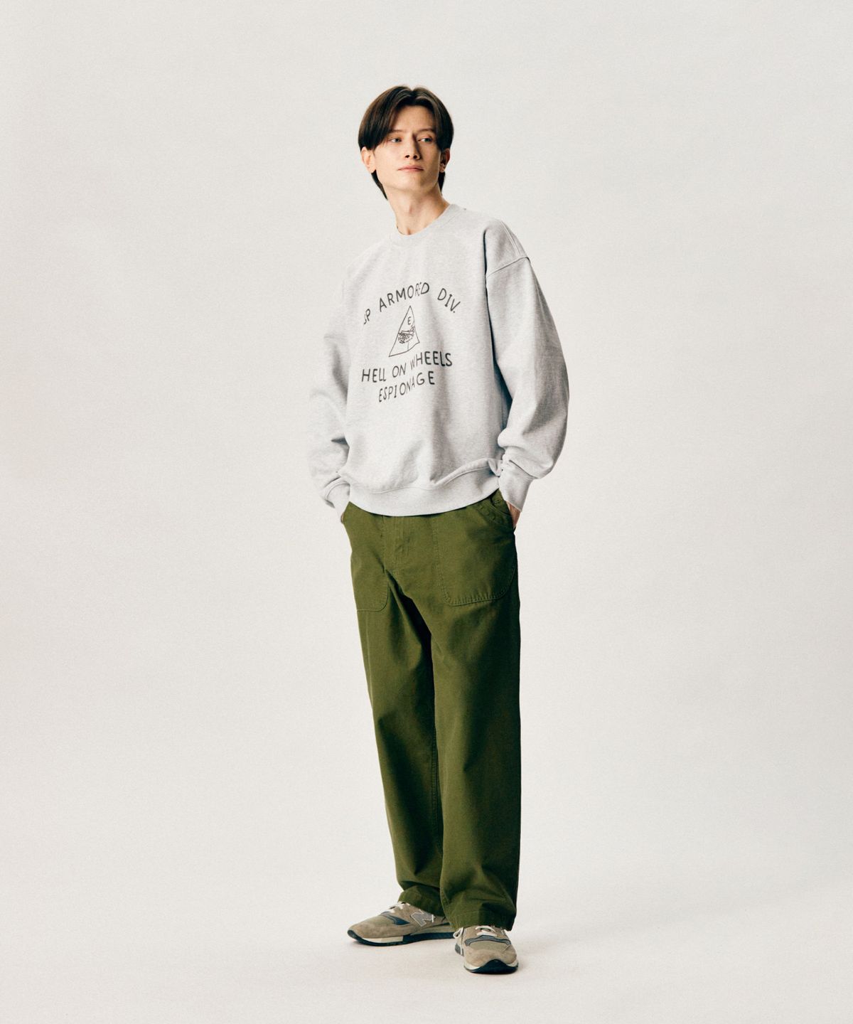 에스피오나지(ESPIONAGE) Doodle Armored Div Heavyweight Sweatshirt Grey