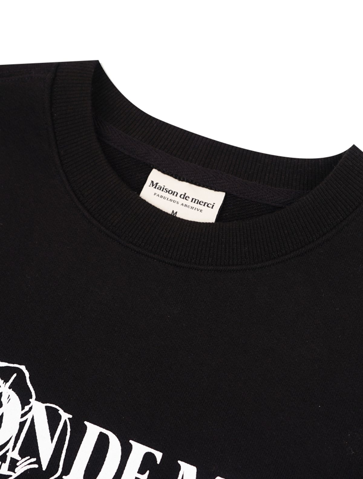 라 메종 스튜디오(LA MAISON STUDIO) UNISEX 로즈 엠보 블러 레귤러핏 맨투맨 블랙(FCF1TS328M)