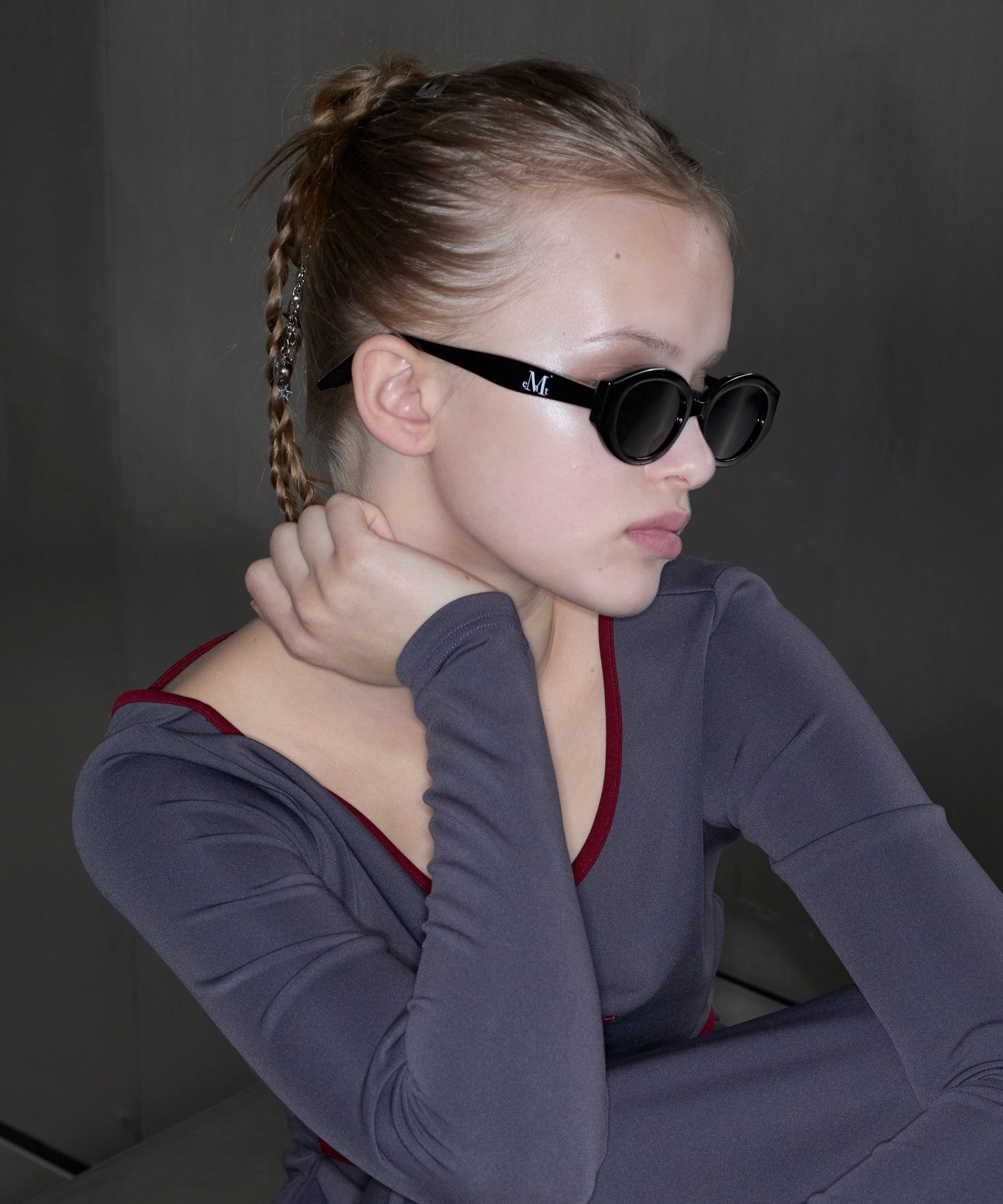 MUSINSA | MUCENT Signature Logo Point Sunglasses Unisex