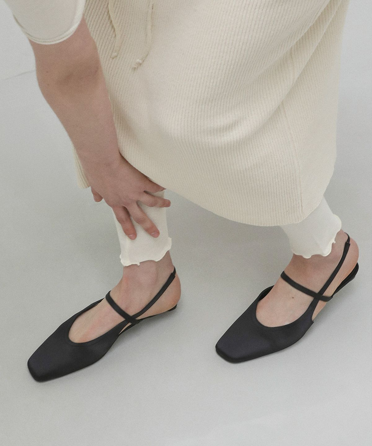 에퓨레(EPURE) ETTE Satin Slingbacks (2color)