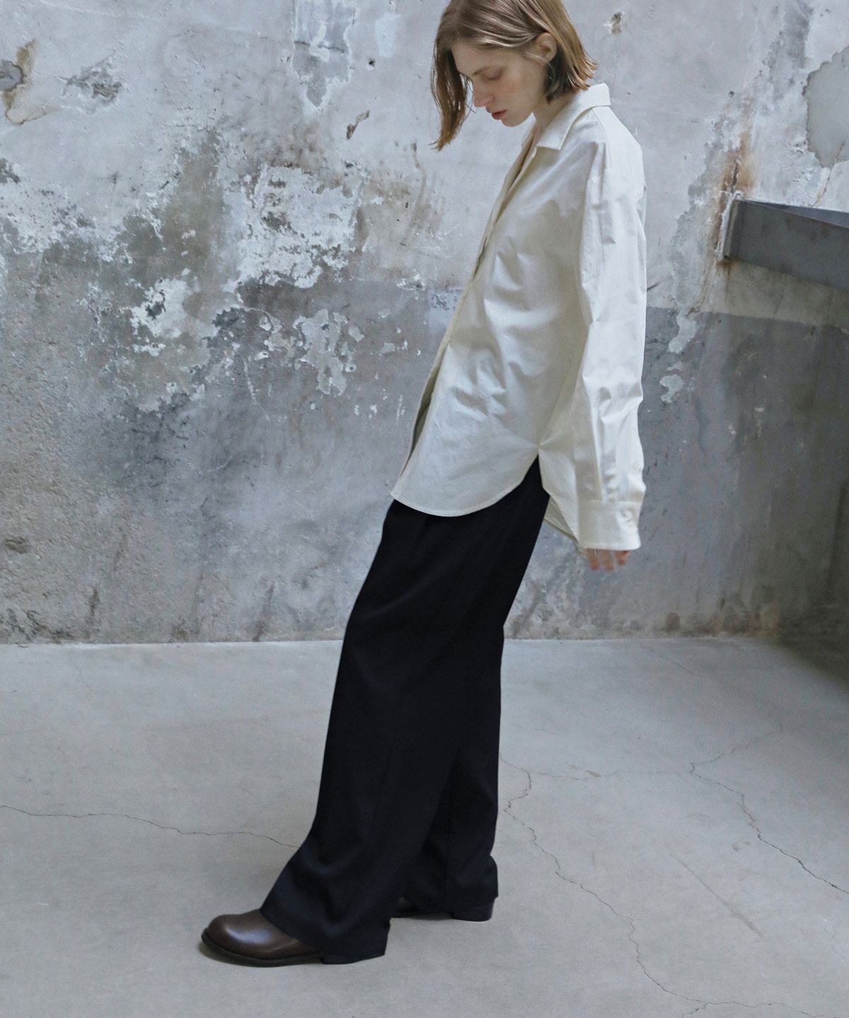 에퓨레(EPURE) MONT Bold Round Loafers (2color)