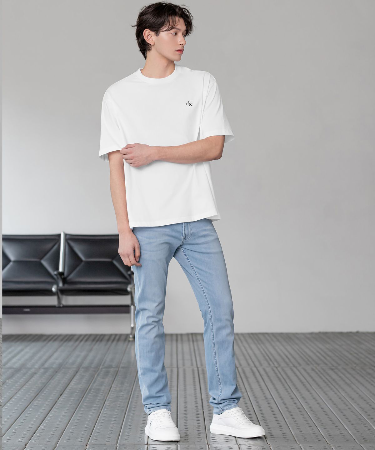 캘빈클라인 진(CALVIN KLEIN JEANS) 남성 슬림핏 라이트블루 37.5 기능성 데님 4RAB729 0RP