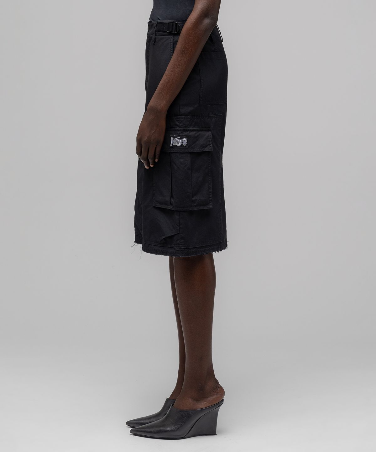 032씨(032C) (W) 리얼리스트 카고 스커트 블랙 REALIST CARGO SKIRT BLACK