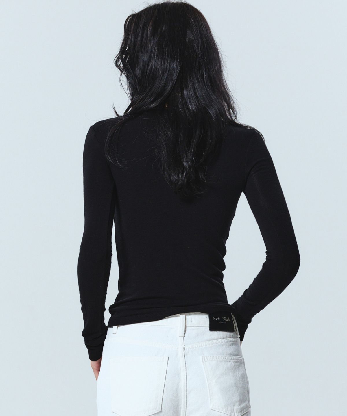 닉앤니콜(NICK&NICOLE) [ESSENTIAL] MINIMAL ROUND SLEEVE TOP_BLACK