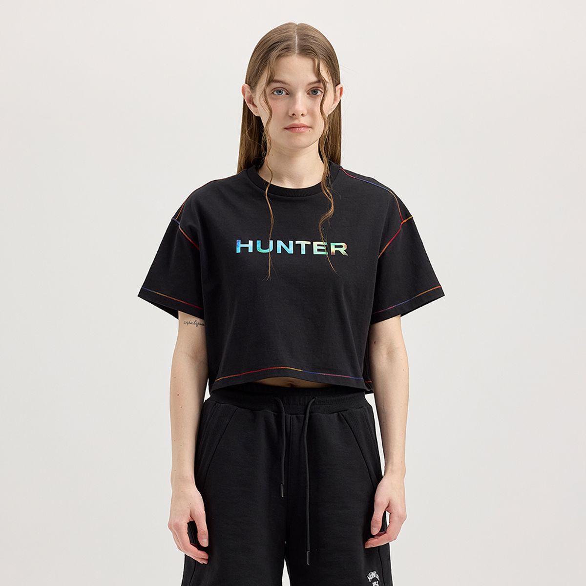 헌터(HUNTER) [WOMEN] 스티치 포인트 티셔츠 - 블랙 HCW0004ATZBLK