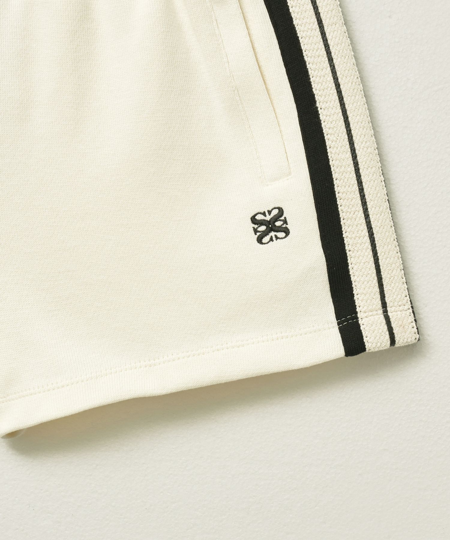 MUSINSA | SATUR (W) Lawton All Day Track Shorts Art Black