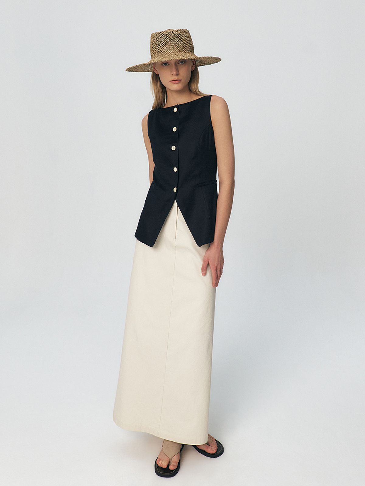 쿠메(KUMÉ) Linen Boat-neck Vest, Navy
