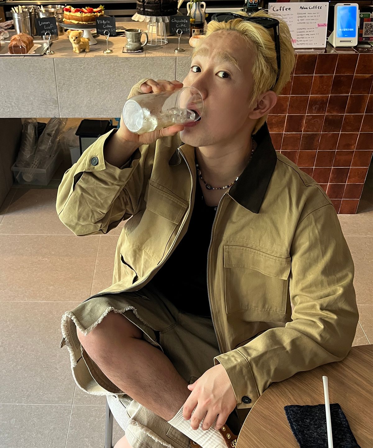 플레이스스튜디오맨(PLACESTUDIOMAN) 멀티 포켓 버튼 클로징 카라 배색 워크 트러커 코튼 자켓[베이지]