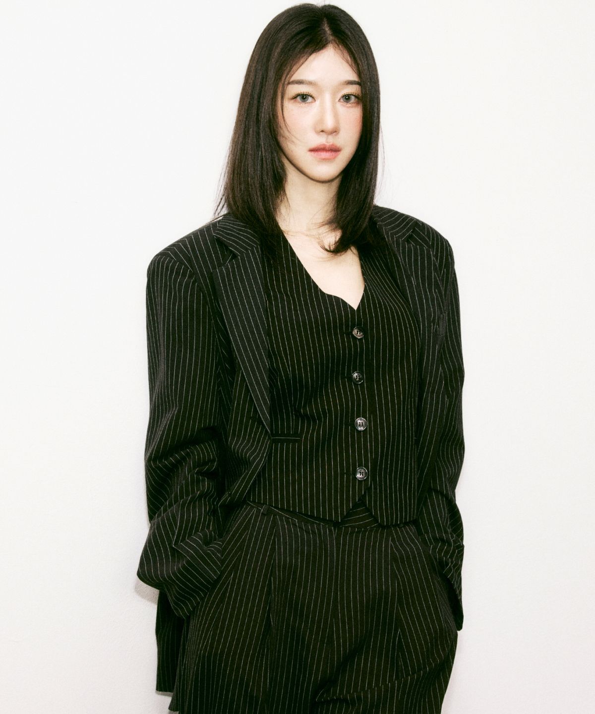 닉앤니콜(NICK&NICOLE) TAILORED STRIPE SINGLE VEST_ BLACK