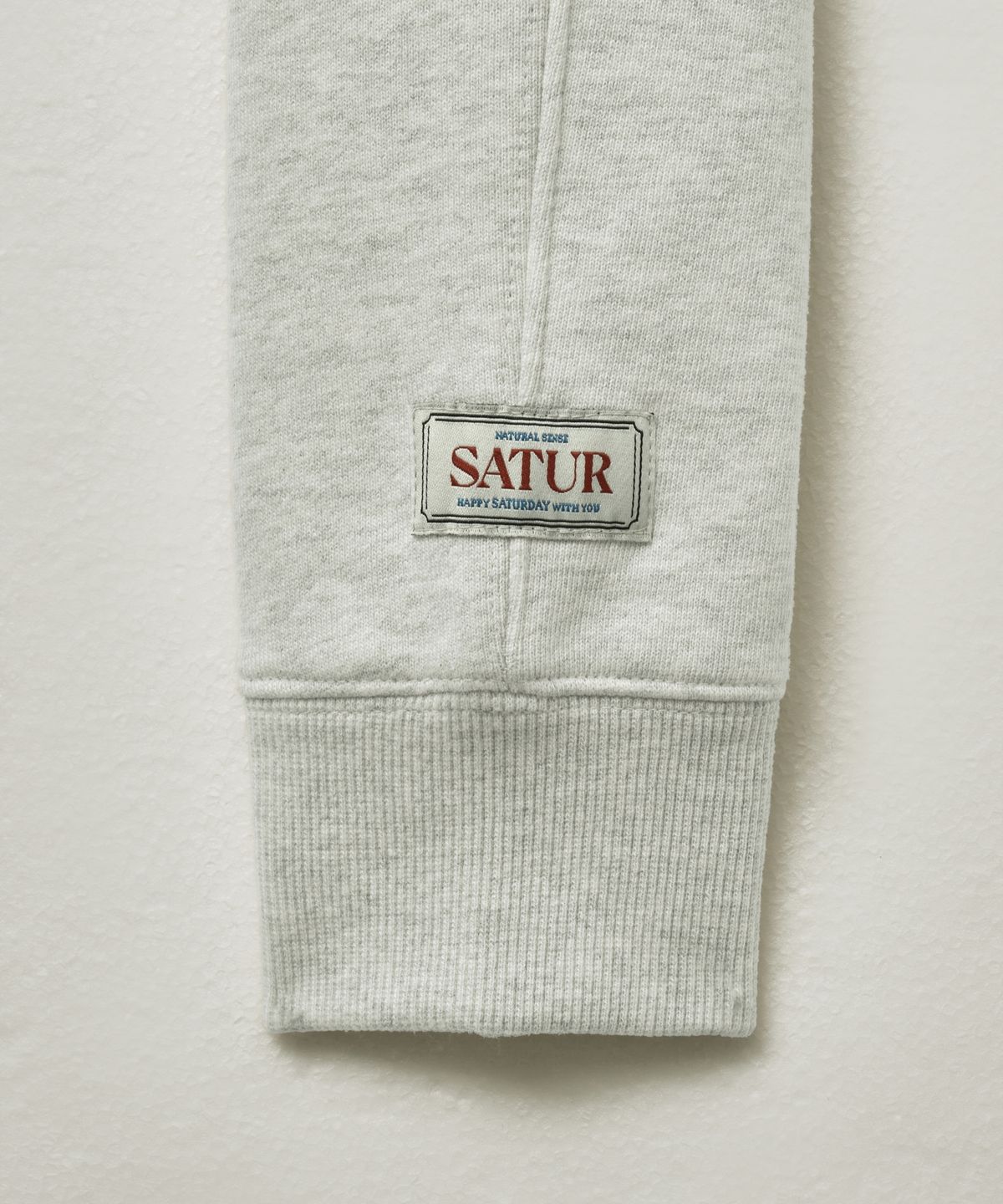 세터(SATUR) (W) 아페로 볼륨 슬리브 크롭 스웨트셔츠 오트밀