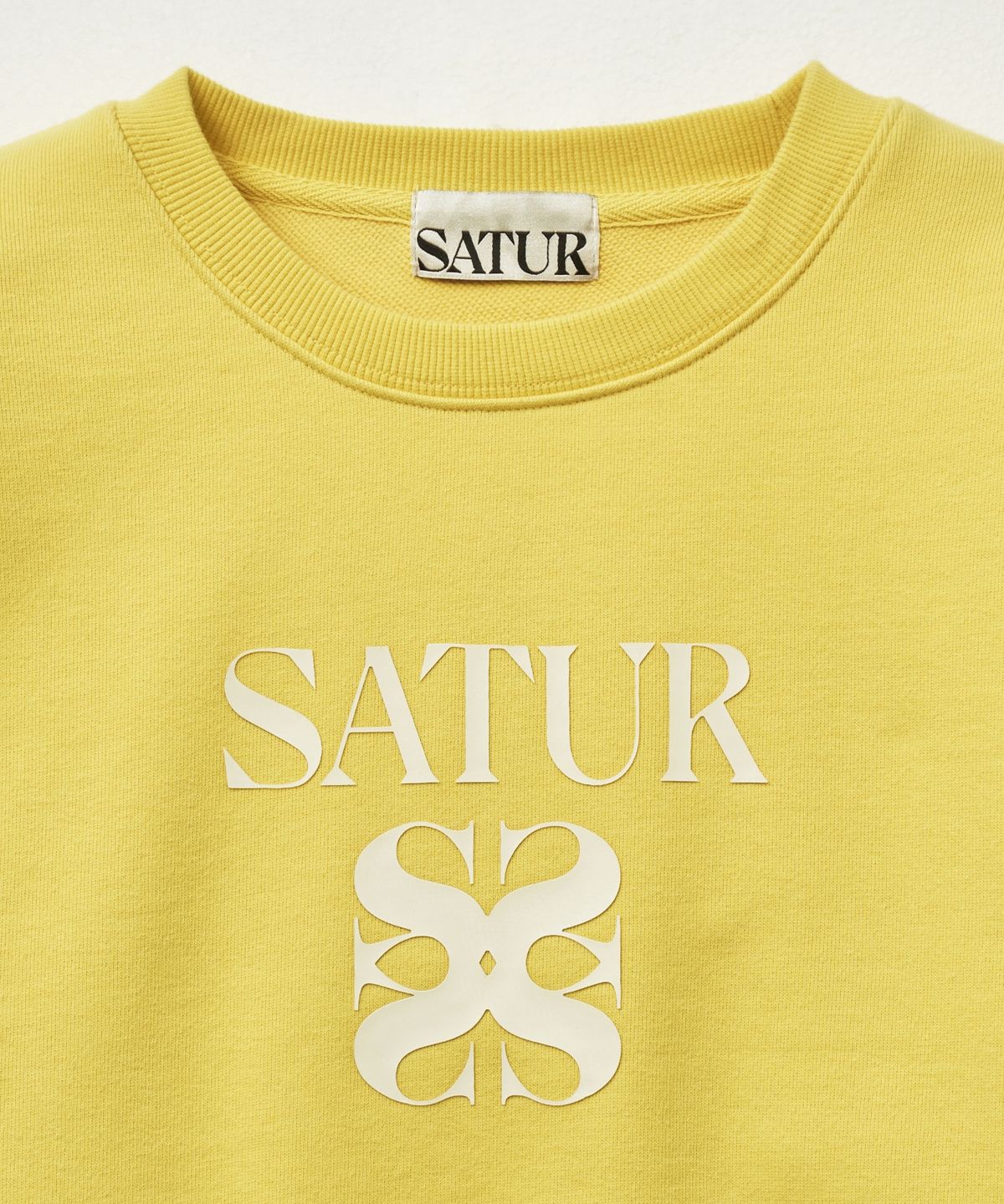 세터(SATUR) (W) 아페로 볼륨 슬리브 크롭 스웨트셔츠 옐로우