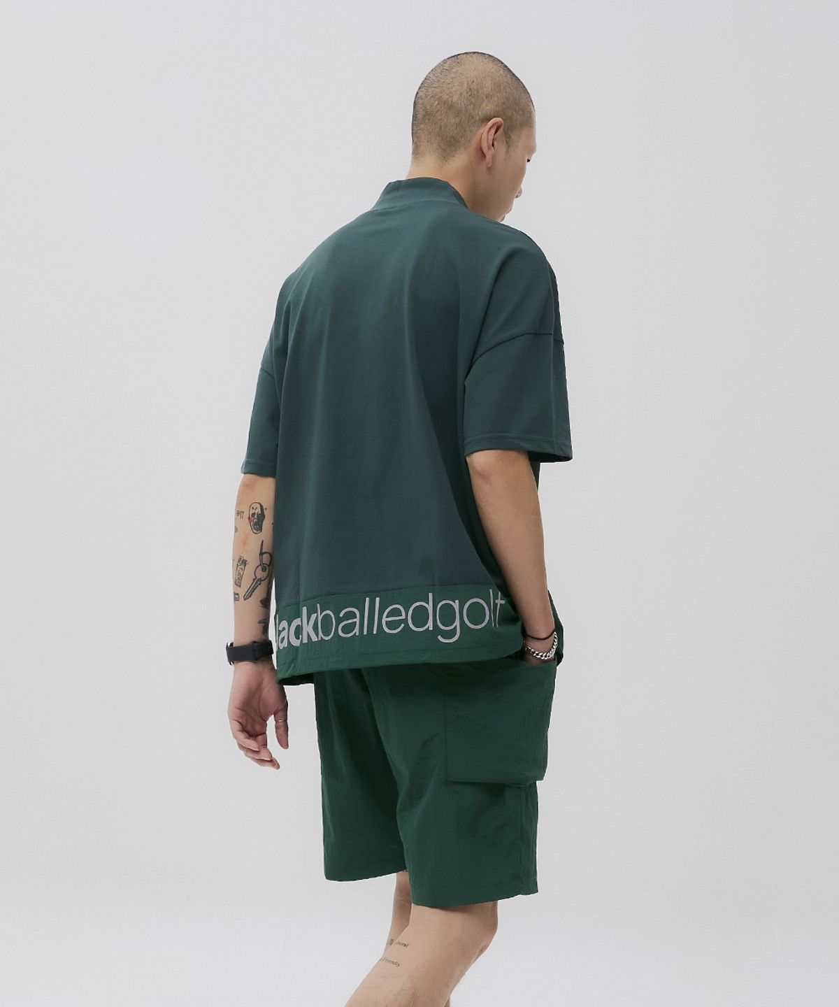 블랙볼드(BLACKBALLED) 하프넥티셔츠_GREEN