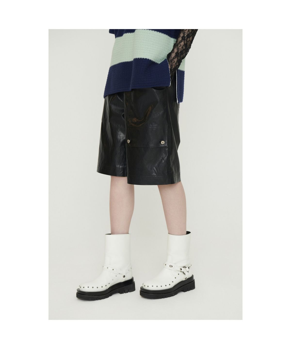 럭키슈에뜨(LUCKY CHOUETTE) Fake Leather Back Banding Midi Pants (black)_LFPOM25220BKX