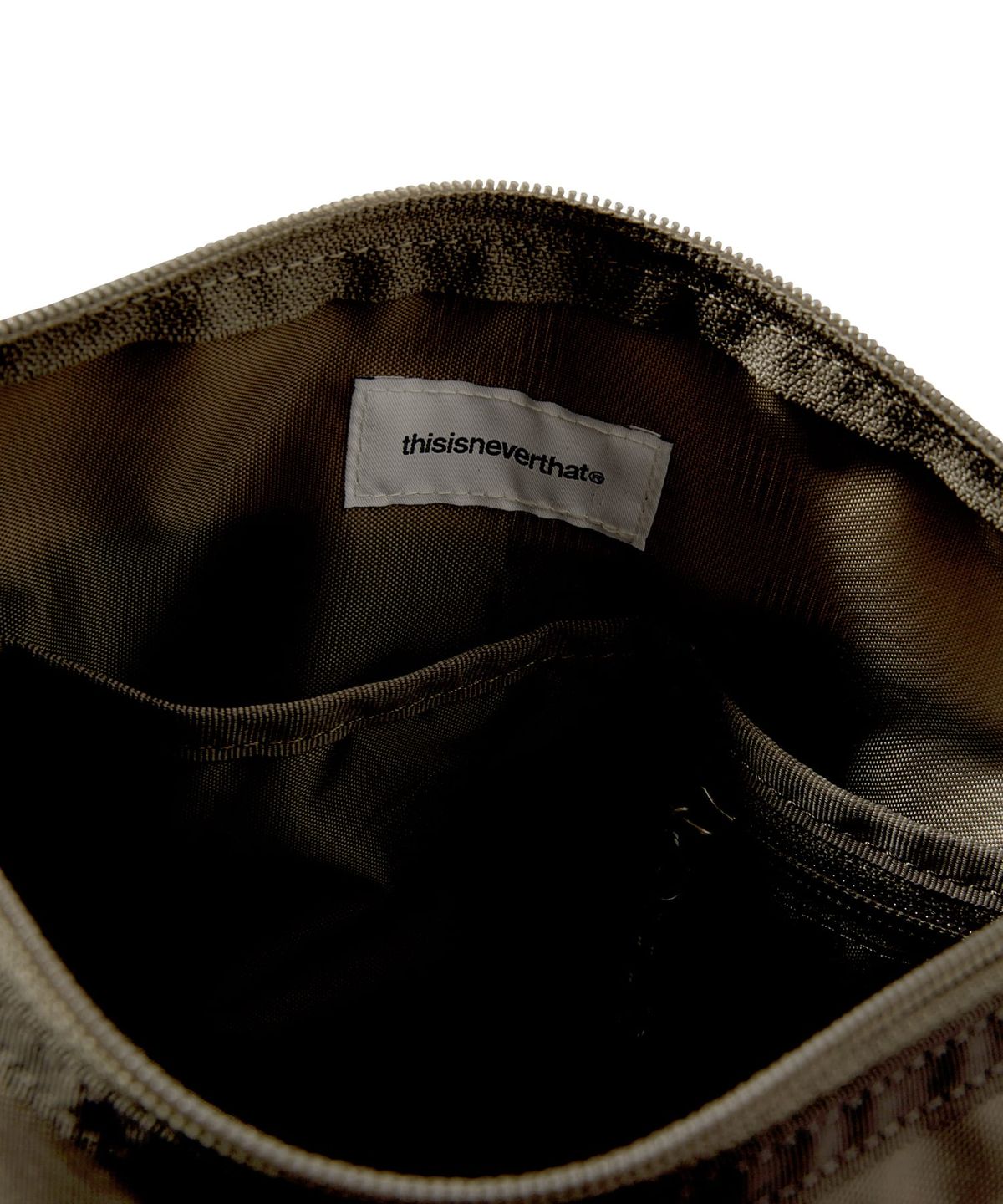 디스이즈네버댓(THISISNEVERTHAT) Nylon Shoulder Bag Brown