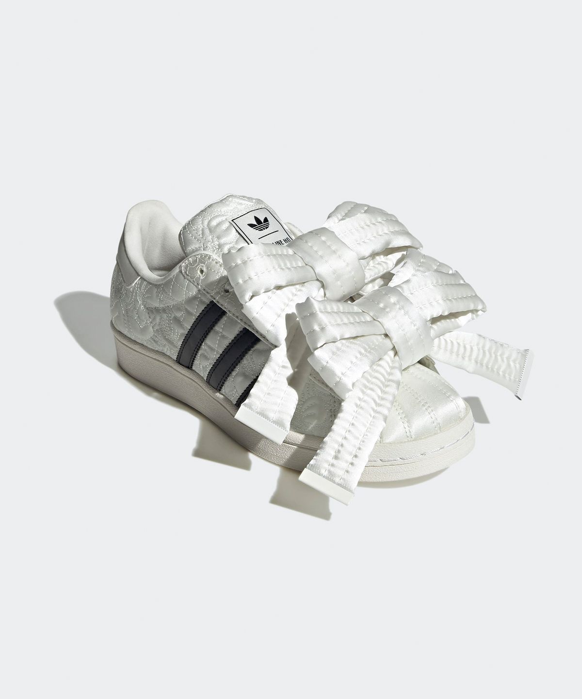 아디다스(ADIDAS) 아디다스 X 캐롤라인 후 슈퍼스타 - 화이트 / JQ4305