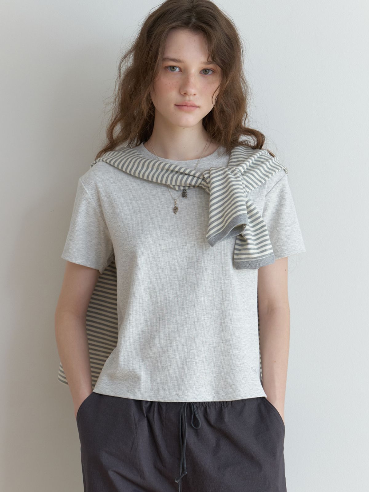 더미튼(THEMITTEN) [8th] Cookie stripe t-shirt (gray)