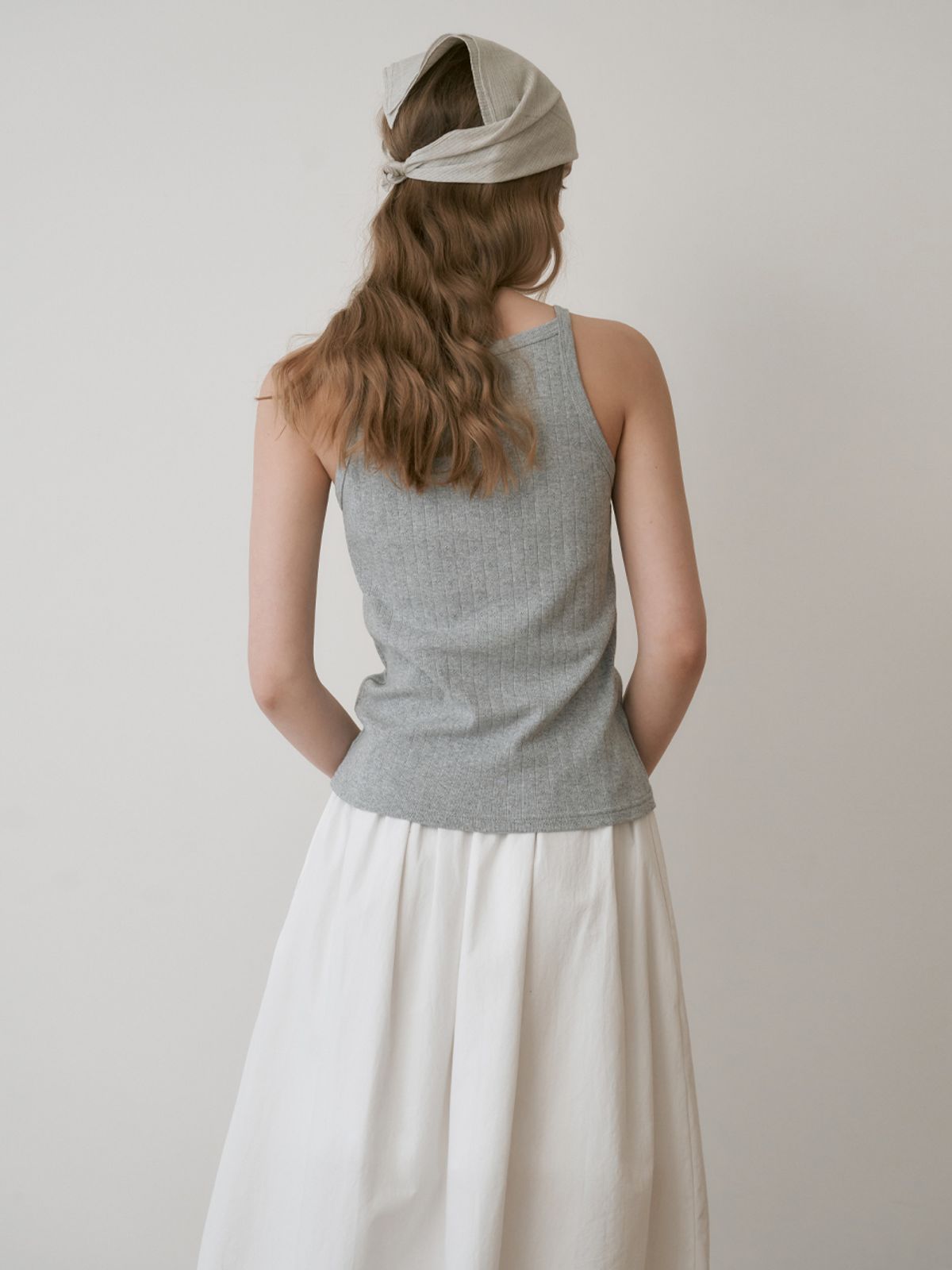 더미튼(THEMITTEN) Milk tea sleeveless (gray)