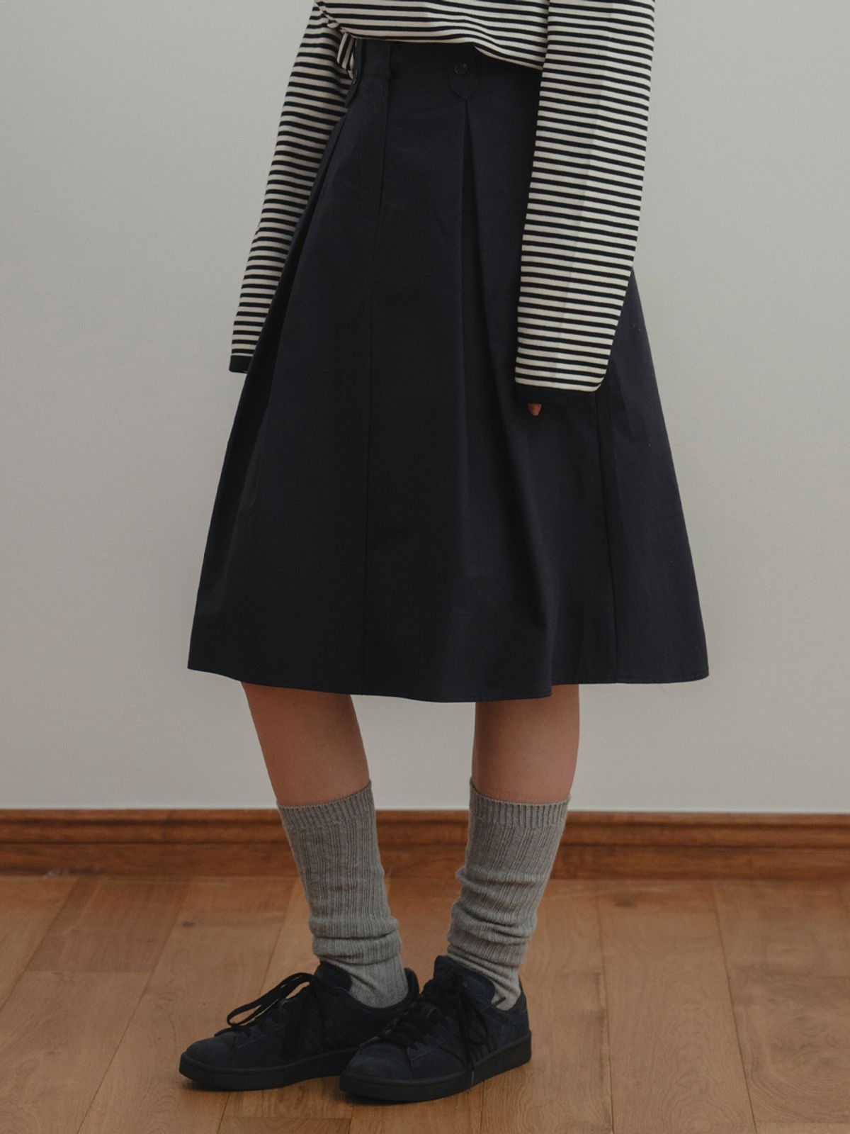 더미튼(THEMITTEN) Peanut midi skirt (navy)
