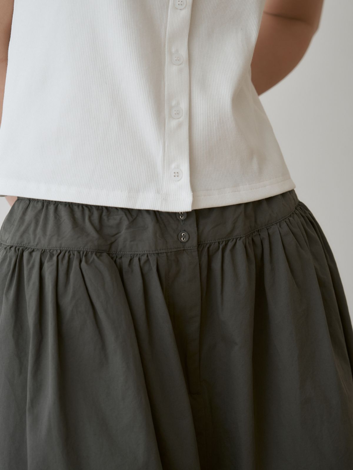 더미튼(THEMITTEN) Labe cotton skirt (charcoal)
