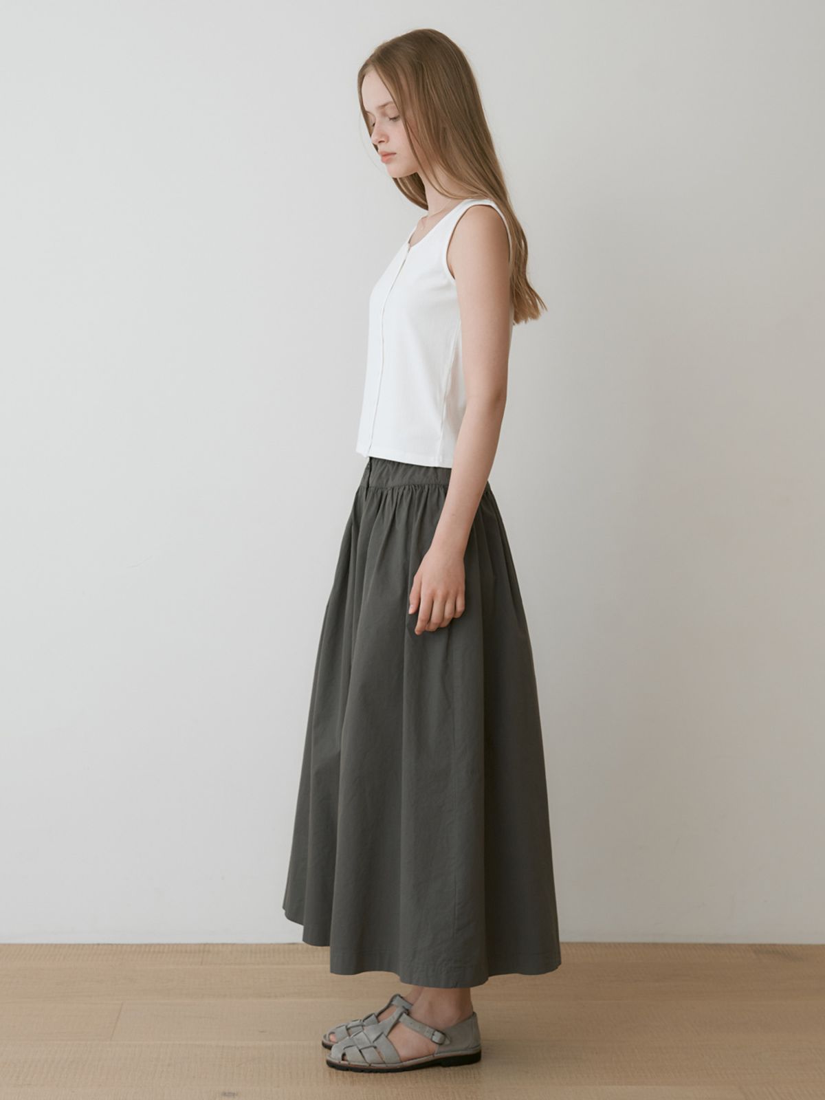 더미튼(THEMITTEN) Labe cotton skirt (charcoal)
