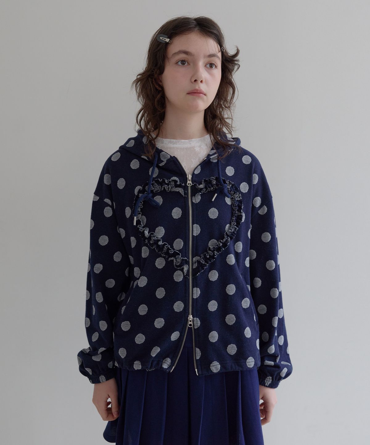 펀프롬펀(FUNFROMFUN) FRILL HEART HOODIE, DOT NAVY
