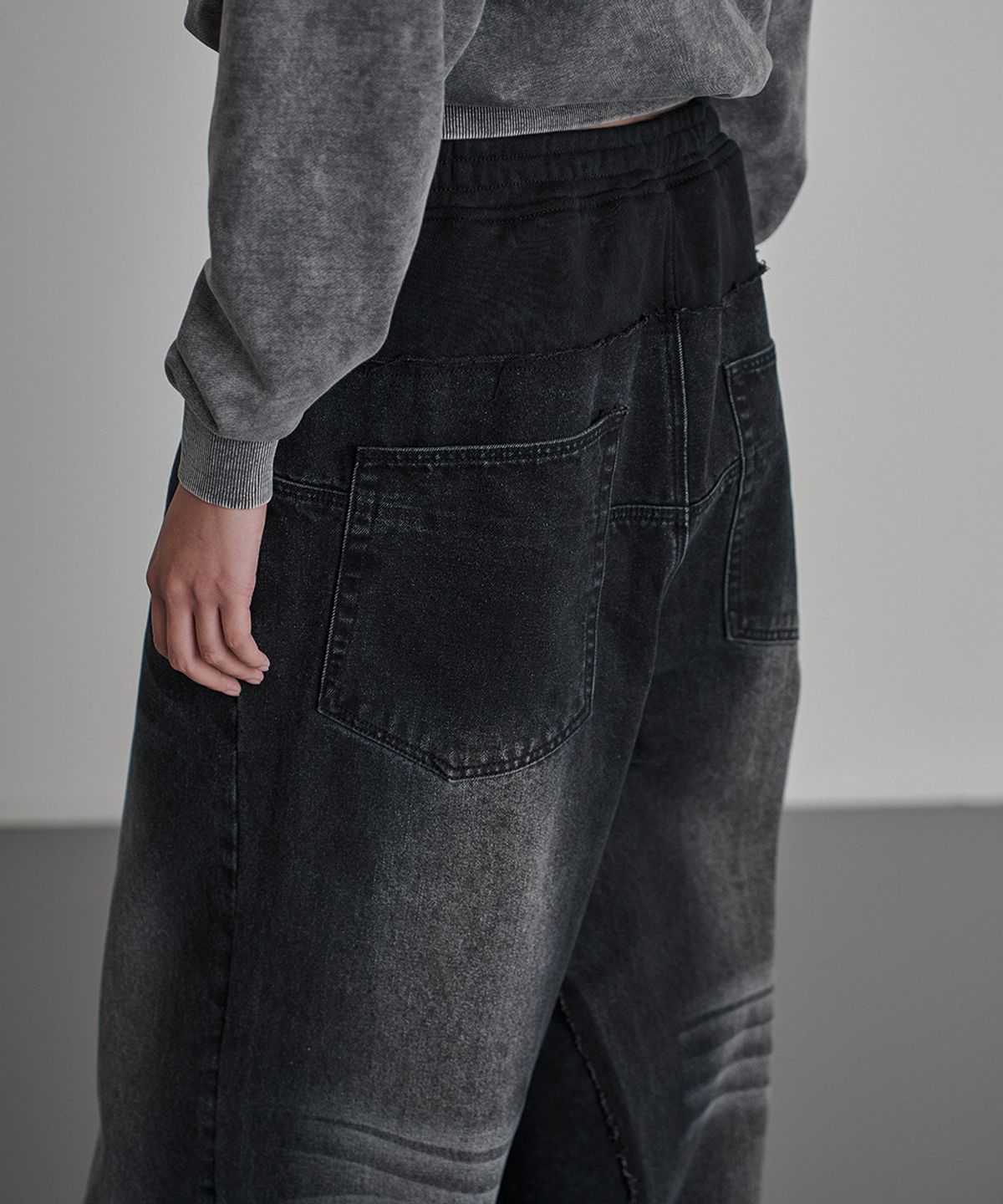 이예(YIYAE) Layered Cut-up Denim Pants Black