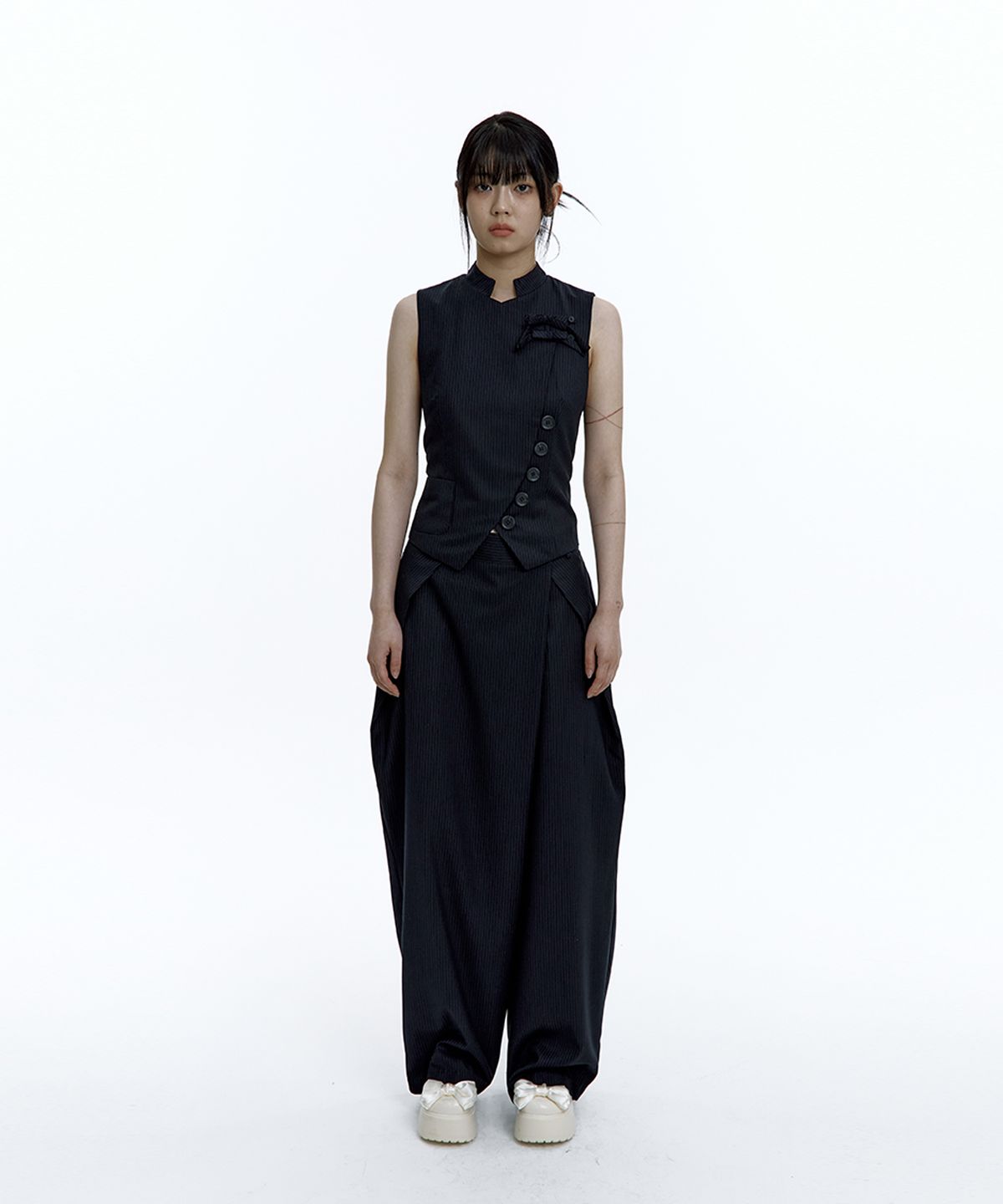 카시코(KASHIKO) Pintuck Asymmetric Trousers Stripe