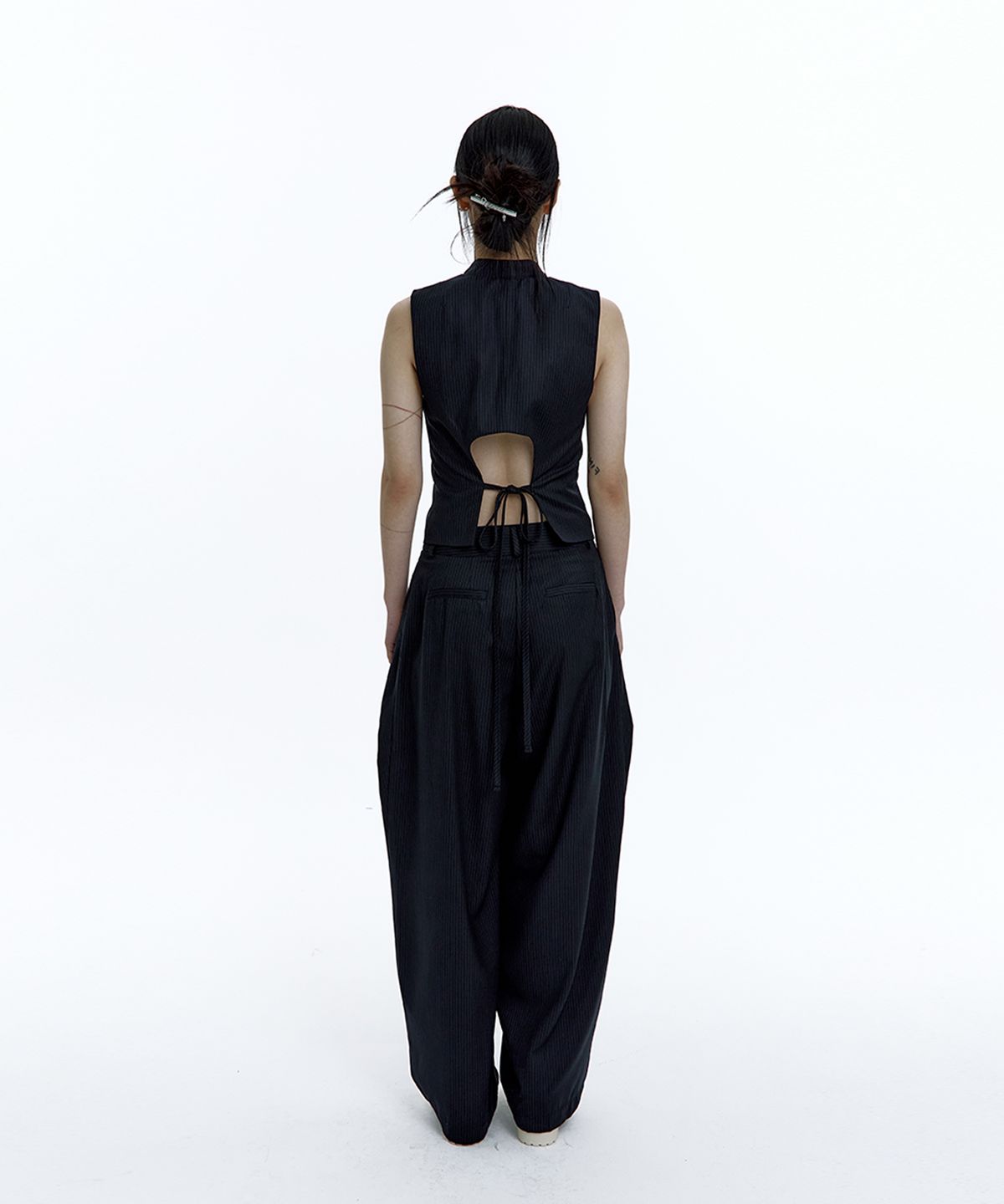 카시코(KASHIKO) Pintuck Asymmetric Trousers Stripe