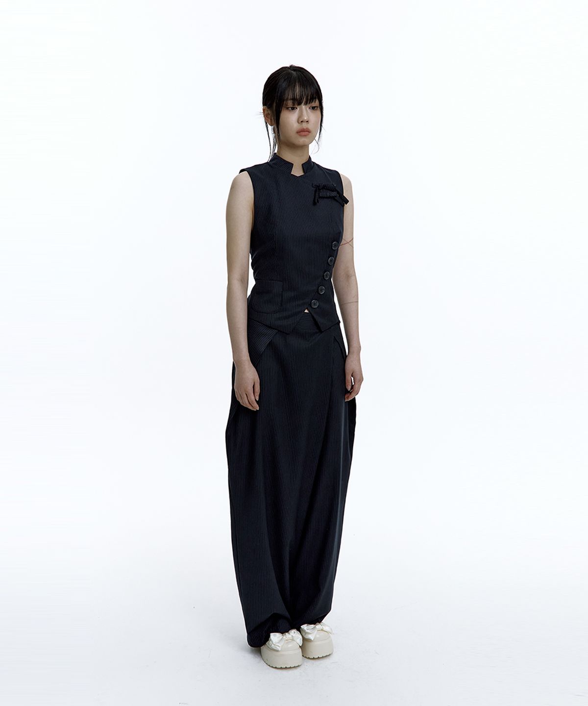카시코(KASHIKO) Pintuck Asymmetric Trousers Stripe