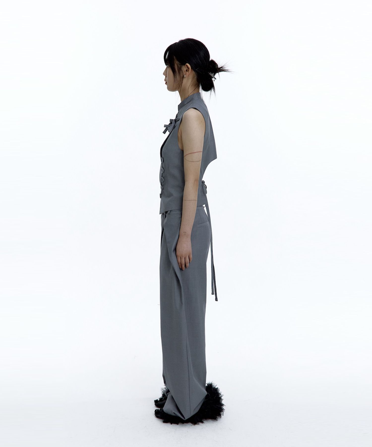 MUSINSA | KASHIKO Pintuck Asymmetric Trousers Gray