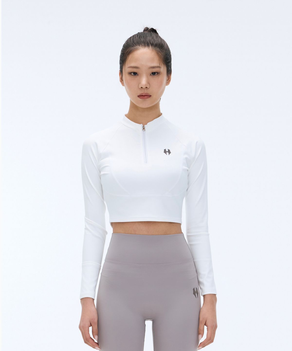 허그본(HUGVONE) 코어 크롭 하프집업 롱슬리브 3컬러