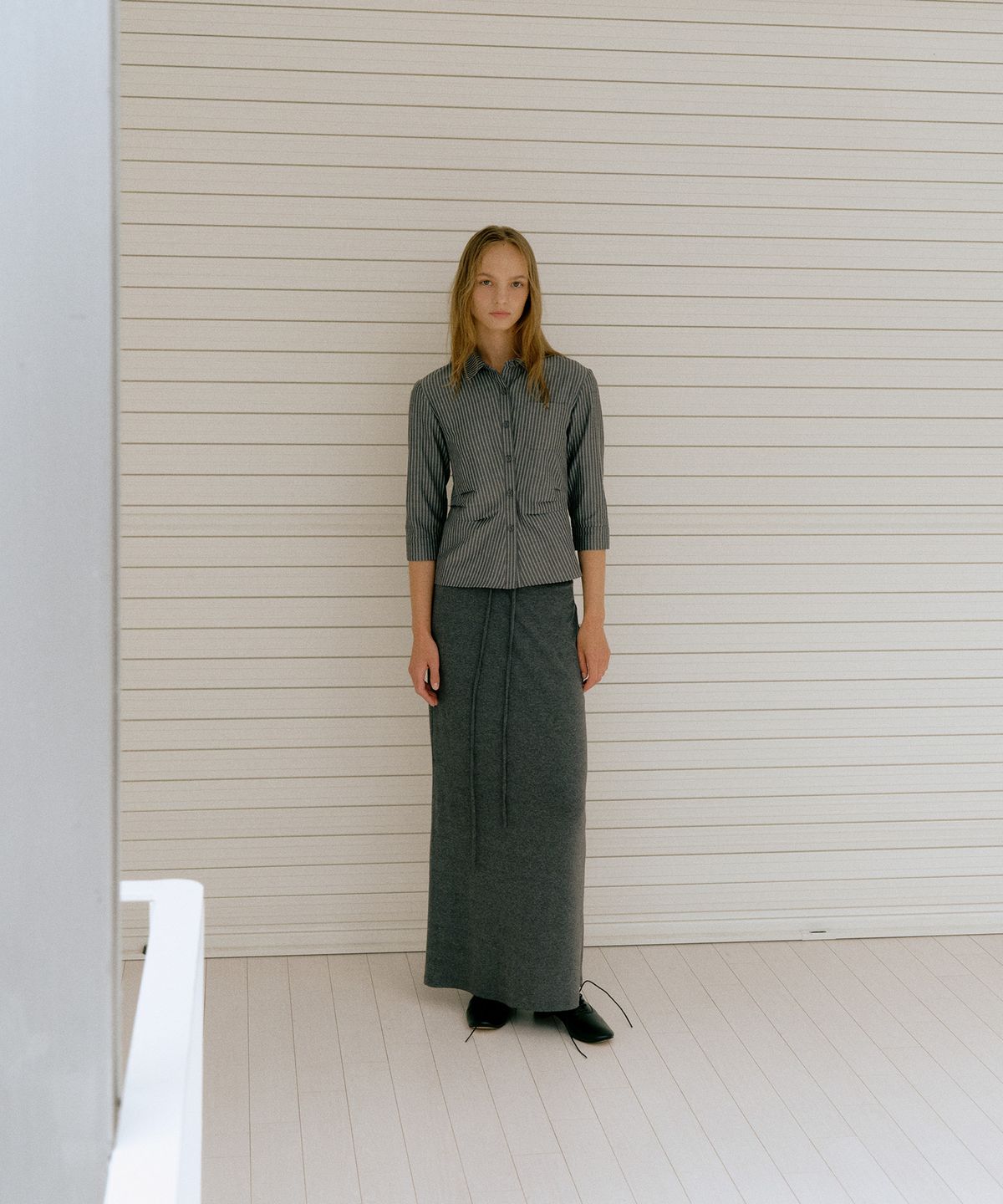 로우타이드(LOW TIDE) SILKY SWEAT MAXI SKIRT [CHARCOAL]