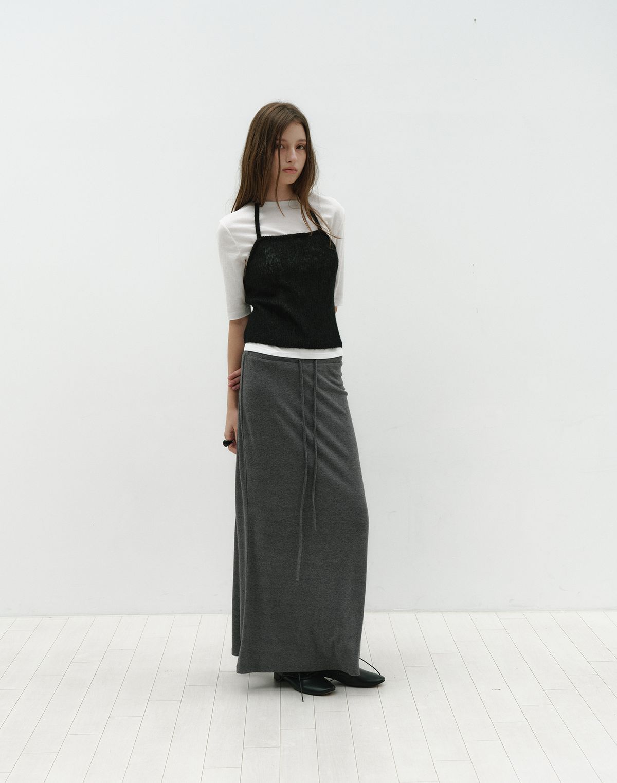 로우타이드(LOW TIDE) SILKY SWEAT MAXI SKIRT [CHARCOAL]