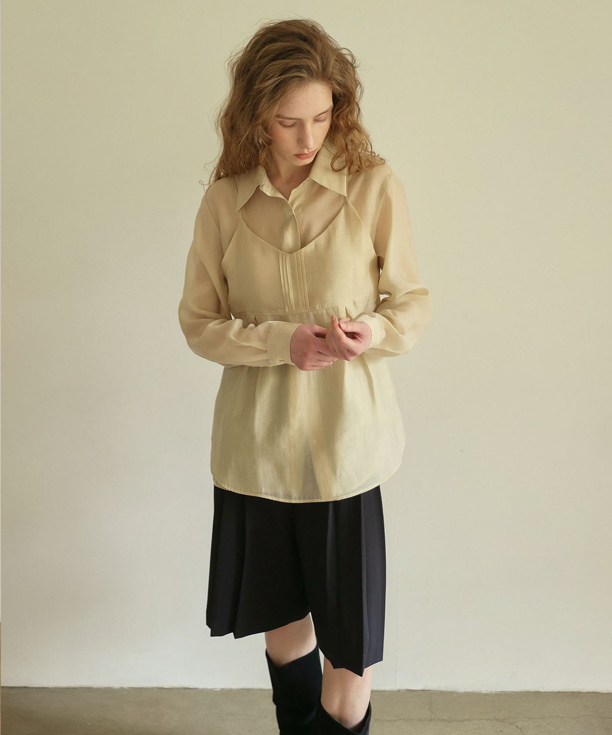 아우로(OURO) PLEATS BERMUDA PANTS  [ BLACK ]
