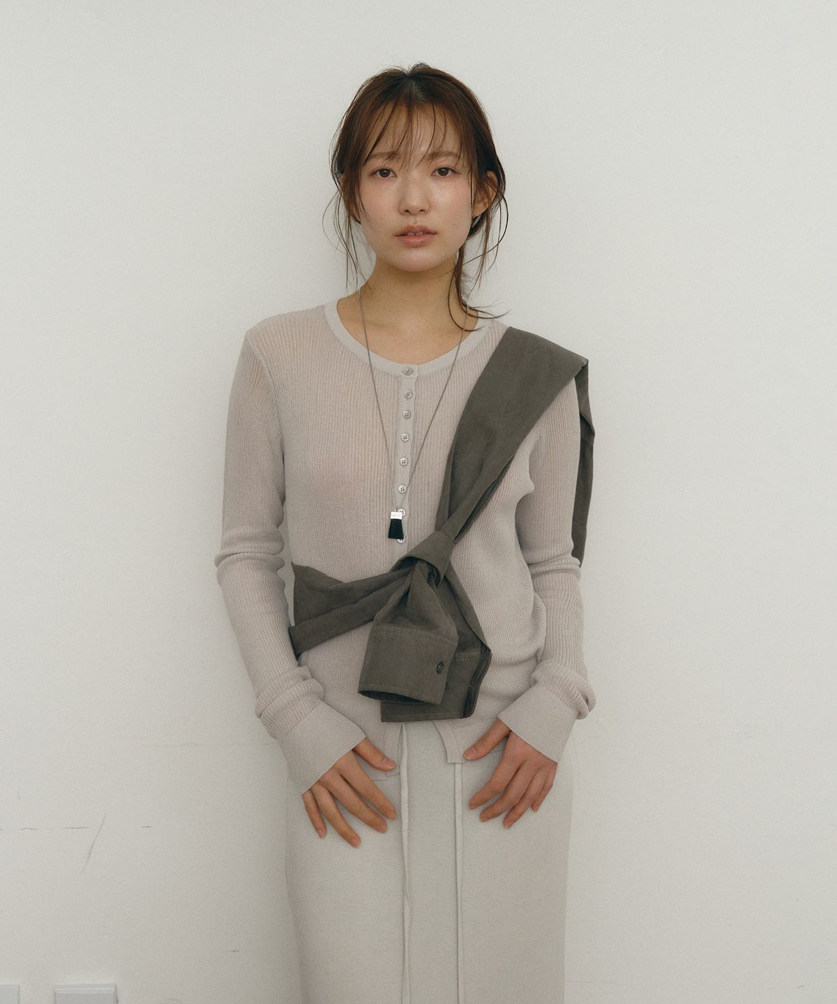 로우타이드(LOW TIDE) RIBBED BUTTON CARDIGAN [GREY]