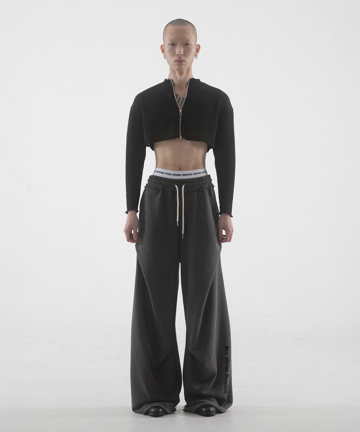 팬쇼(FANSHOW) SIX COLON NINETEEN GEOMETRY PANTS - PIGMENT BLACK
