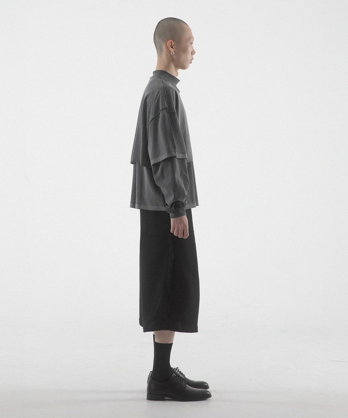 팬쇼(FANSHOW) SCISSORS TUCK SEE-THROUGH 3/4 PANTS - BLACK