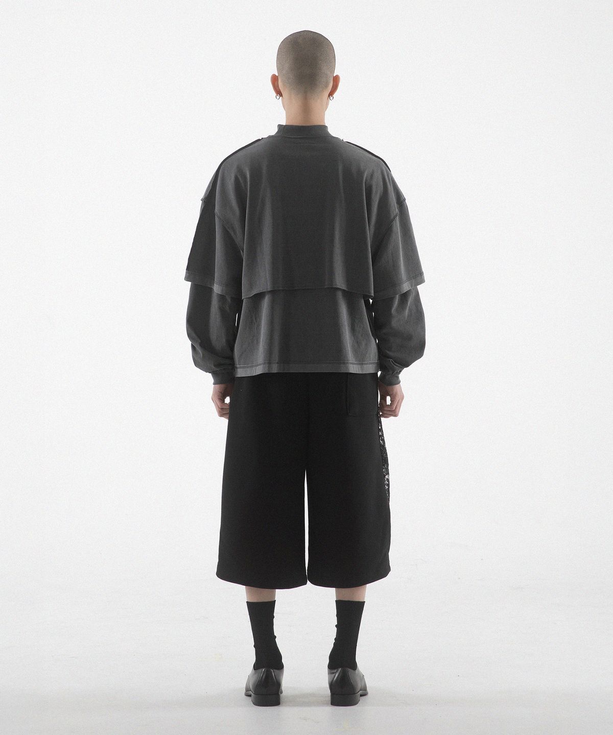 팬쇼(FANSHOW) SCISSORS TUCK SEE-THROUGH 3/4 PANTS - BLACK