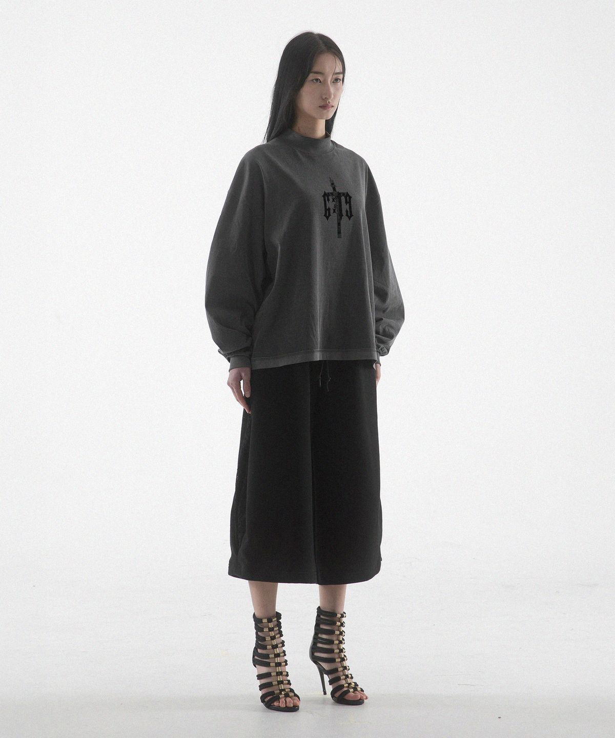 팬쇼(FANSHOW) SCISSORS TUCK SEE-THROUGH 3/4 PANTS - BLACK