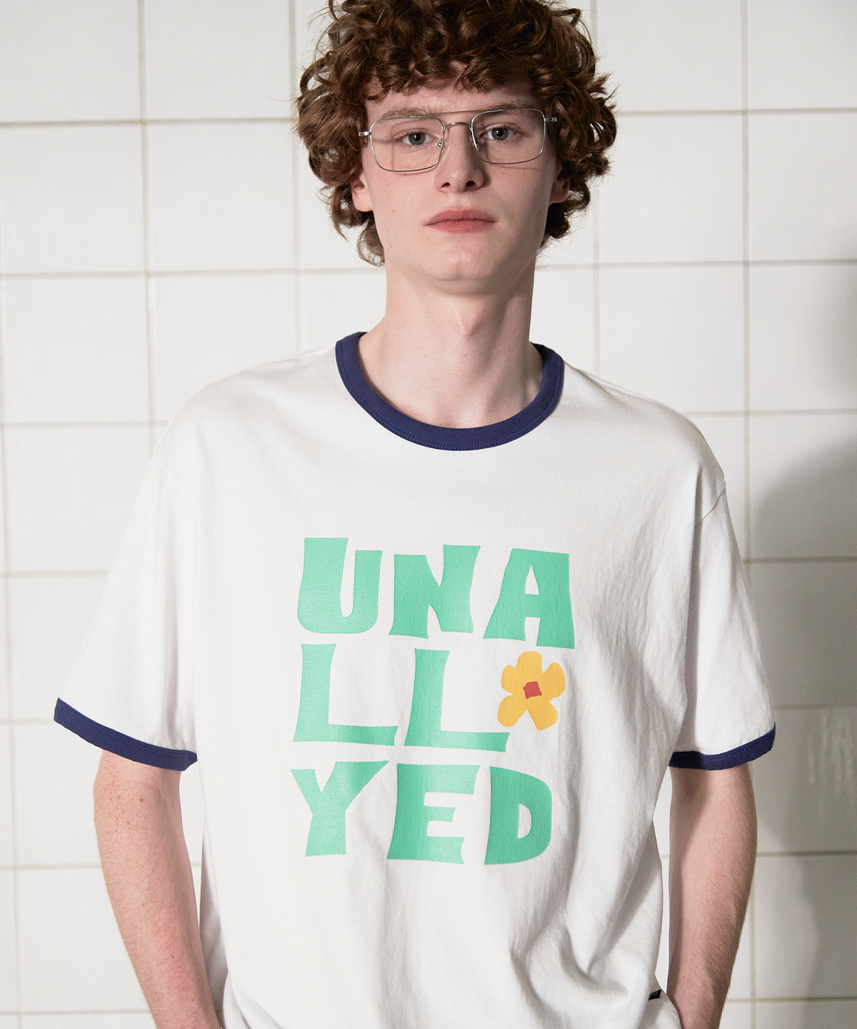 어널로이드(UNALLOYED) 로고 링거 티셔츠 / 화이트
