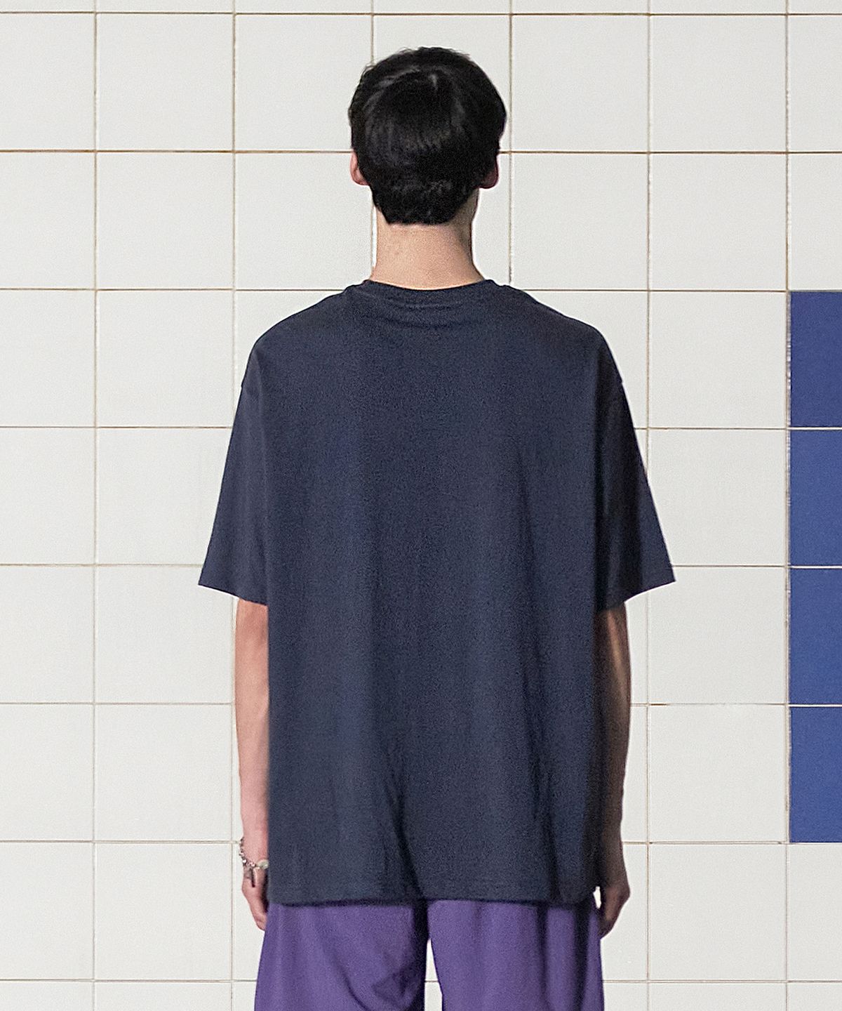 어널로이드(UNALLOYED) 아치 로고 티셔츠 / 네이비